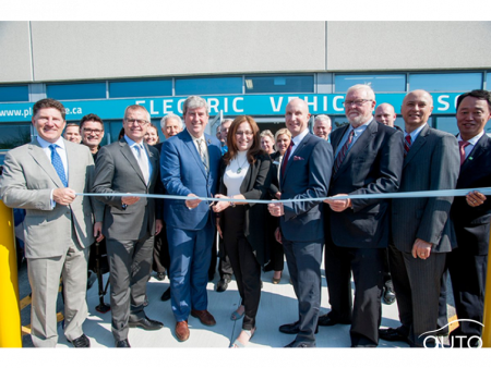 World's First Electric Vehicle Discovery Centre Opens in Toronto